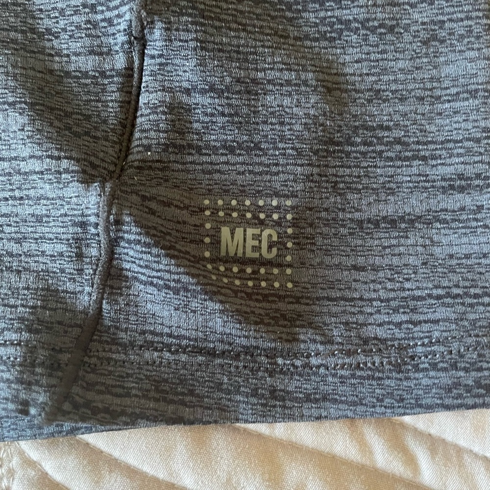 Mec Active Tee Size Small - Picture 3 of 8